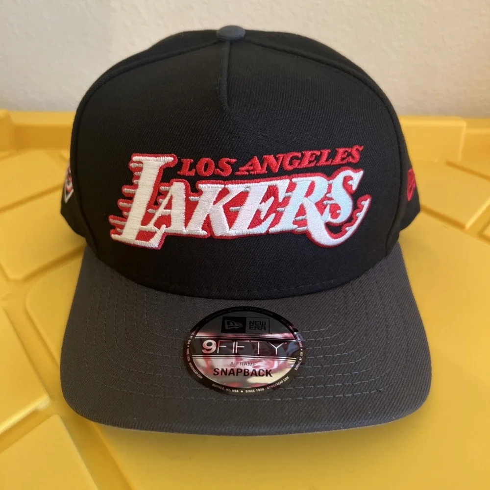 New Era Los Angeles Lakers 9FIFTY A-Frame Black Gray Red Snapback‎ Hat Cap NWT